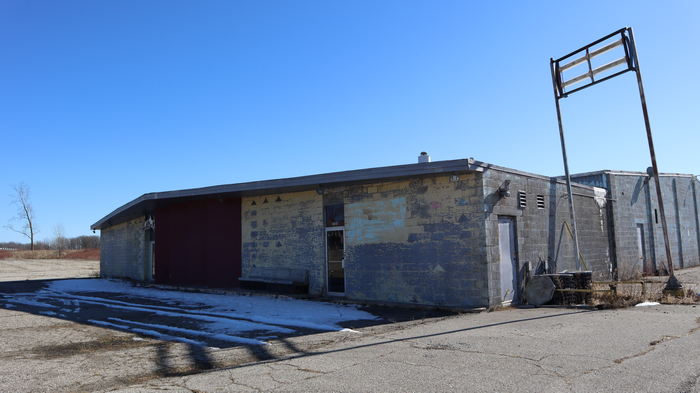 Gratiot Lanes - Feb 11 2023 Photo (newer photo)
